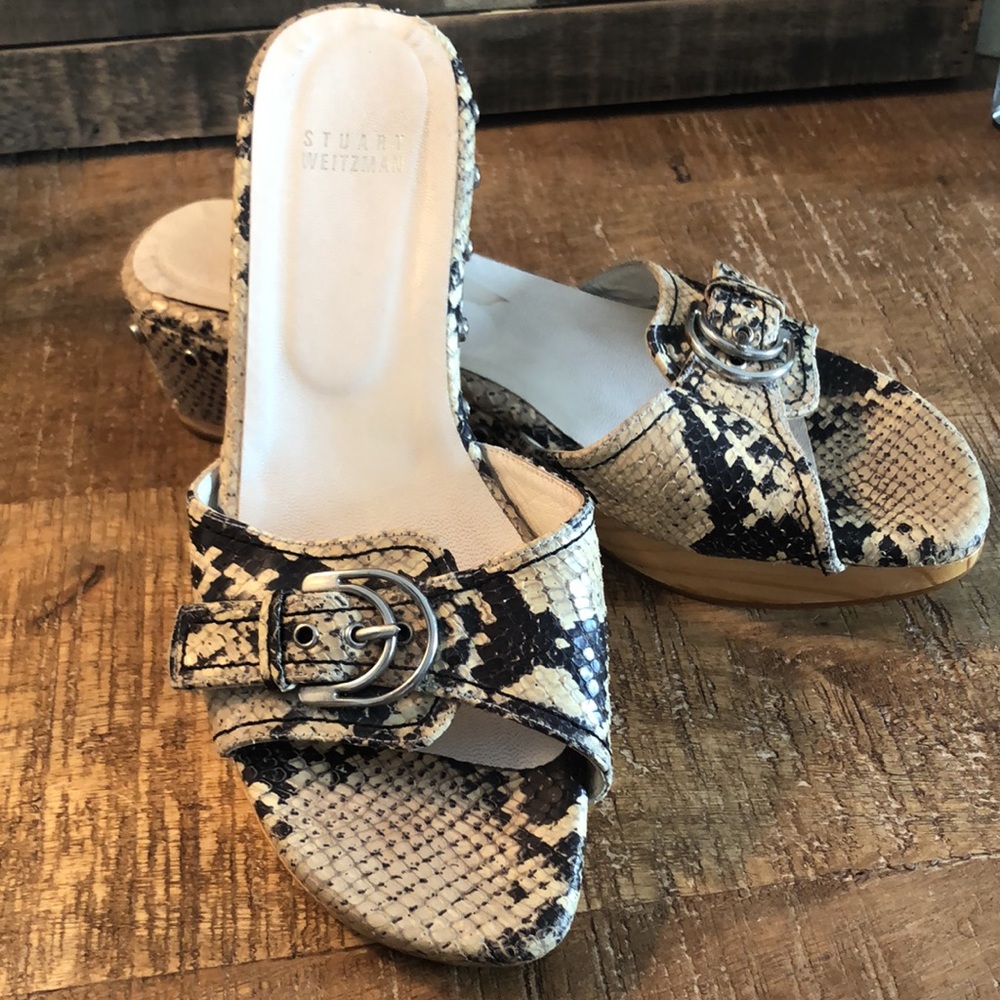STUART WEITZMAN Snakeskin Wedge Sandals Size 8M